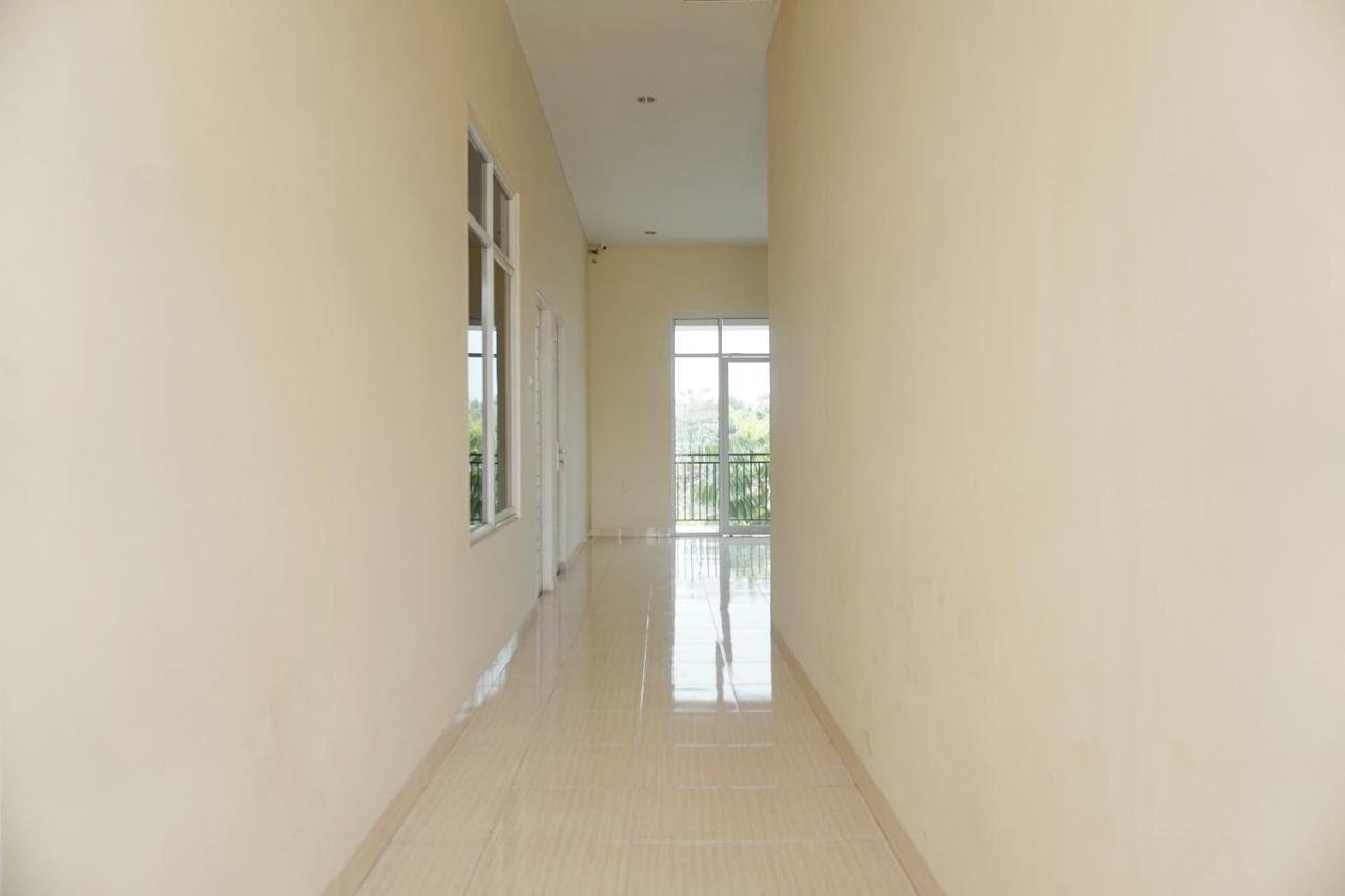 Oyo 1394 Rumaisa Homestay Syariah بيكانبارو المظهر الخارجي الصورة