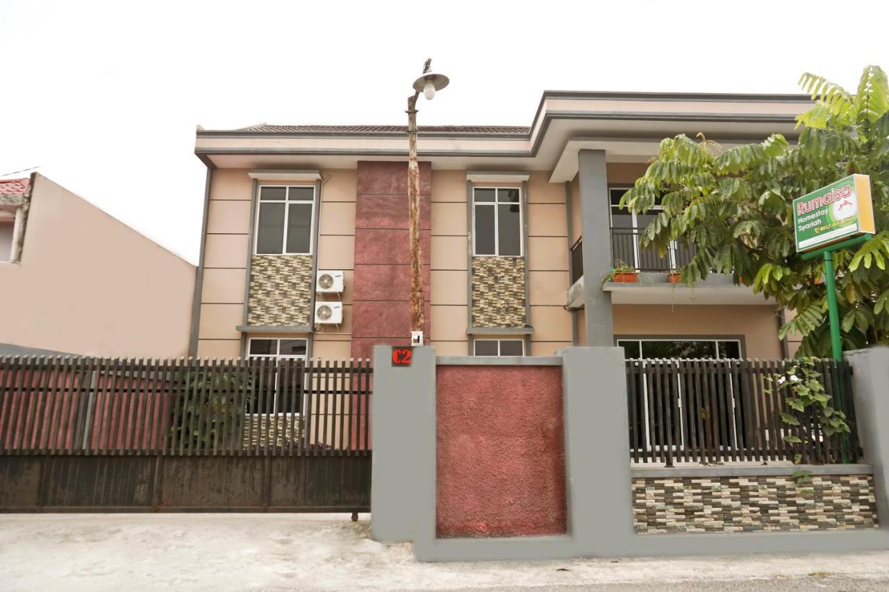Oyo 1394 Rumaisa Homestay Syariah بيكانبارو المظهر الخارجي الصورة