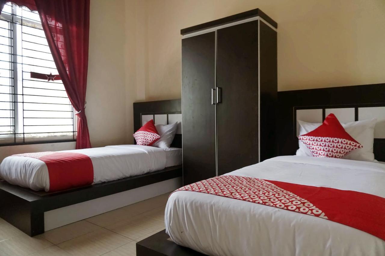 Oyo 1394 Rumaisa Homestay Syariah بيكانبارو المظهر الخارجي الصورة
