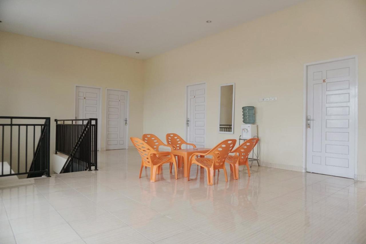 Oyo 1394 Rumaisa Homestay Syariah بيكانبارو المظهر الخارجي الصورة